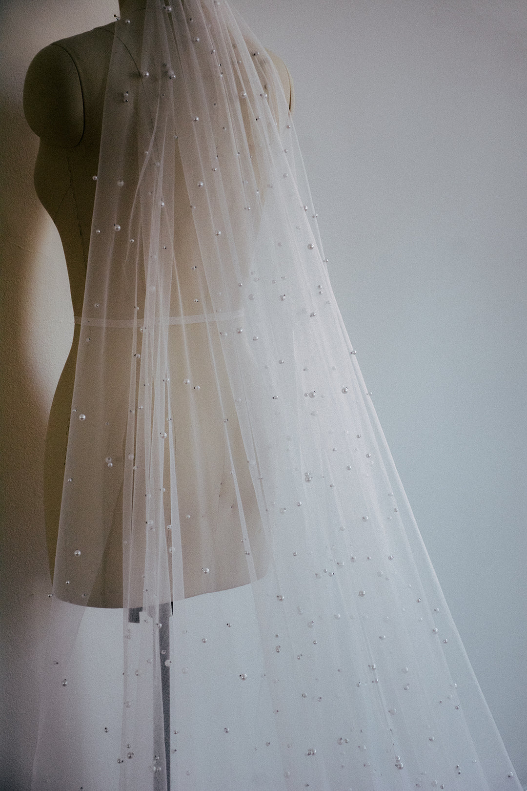 Extra Wide Pearl Veil