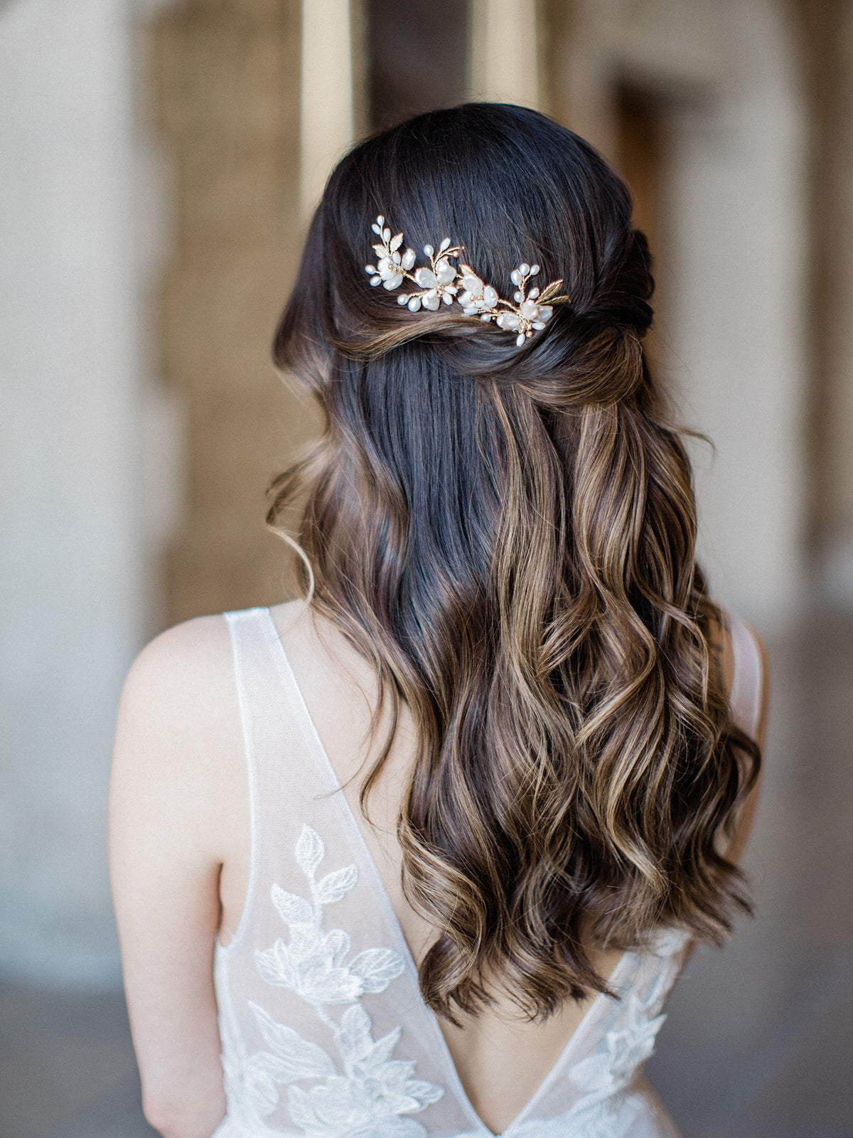 Wedding Side Hairstyles: Stylish Ideas [2024 Guide & FAQs]